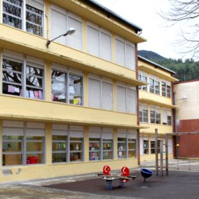 Cs Santoña apuesta por mejorar la salubridad del CEIP Juan de la Cosa, una infraestructura que ha quedado “obsoleta”