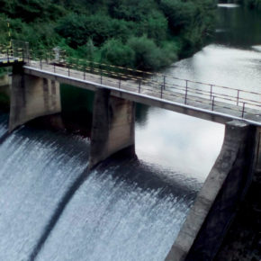 Cs Torrelavega propone dragar la presa de Los Corrales de Buelna para asegurar el suministro de agua potable a la comarca del Besaya