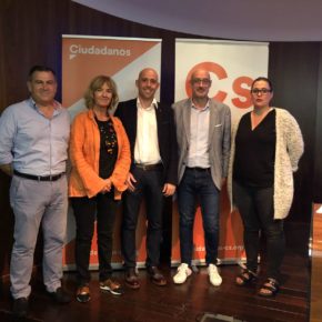 Félix Álvarez califica a los 100 integrantes de los grupos de trabajo de Cs Cantabria como “el talento” de la formación Félix Álvarez califica a los 100 integrantes de los grupos de trabajo de Cs Cantabria como “el talento” de la formación