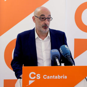 Félix Álvarez: “La realidad de Cantabria dista mucho de la Arcadia feliz que nos dibuja el presidente Revilla”