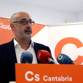 Álvarez: “El papelón que está haciendo el PSOE en relación al calendario escolar es impresionante”