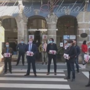 Astillero conmemora el Día Internacional para la eliminación de la violencia contra las mujeres guardando un minuto de silencio