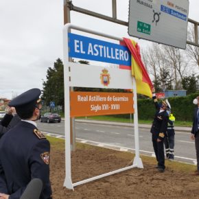 Astillero recupera su histórico cartel informativo del Real Astillero de Guarnizo