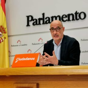 Álvarez: “Hay muchos más problemas en los ojos que ven algo raro en esa foto, que en la foto misma”