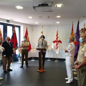 Inaugurada la exposición "banderas históricas de España en el Almacén de las Artes de Astillero