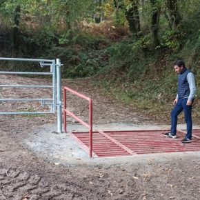 La Concejalía de Medio Ambiente de Castro-Urdiales sustituye el paso canadiense del Barrio de Pando