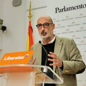 Álvarez: “Si el Gobierno de Cantabria no es capaz de gestionar decentemente la sanidad, ¿cómo va a hacerse cargo del transporte sanitario?”